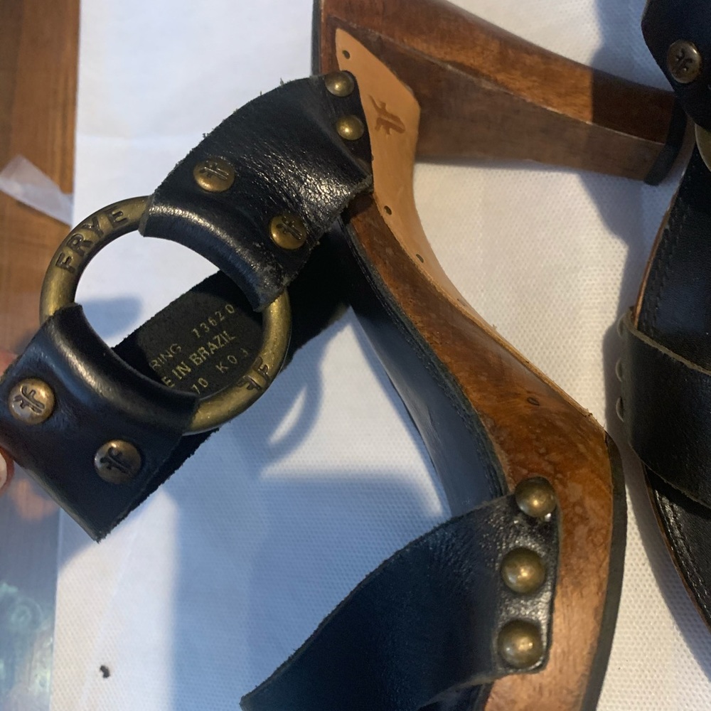 Frye Sofia Ring Wooden Studded Blk Leather Heel 10